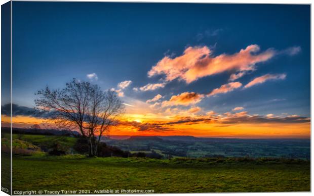 Sunset over the River Severn from Coaley Peak Canvas Print by Tracey Turner