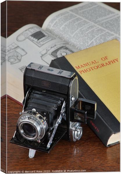 Vintage folding camera Canvas Print by Bernard Rose Photography