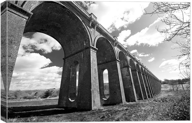 balcombe viaduct Canvas Print by Eddie Howland