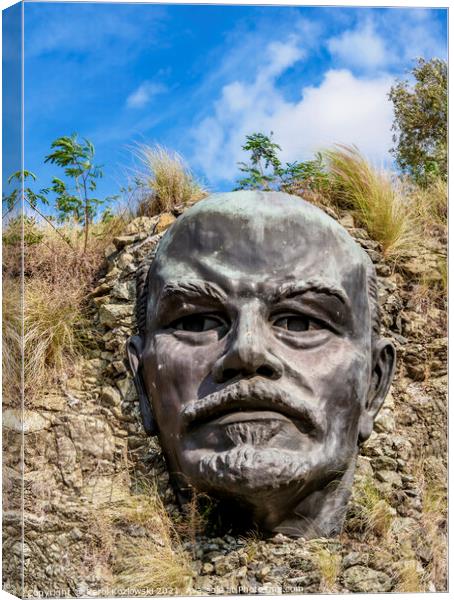 Monument to Vladimir Ilyich Ulyanov in Colina Lenin, Regla, Cuba Canvas Print by Karol Kozlowski