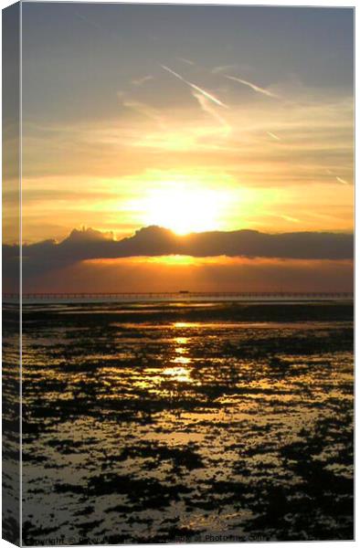 Sunset over Southend Pier, Essex, UK. Canvas Print by Peter Bolton