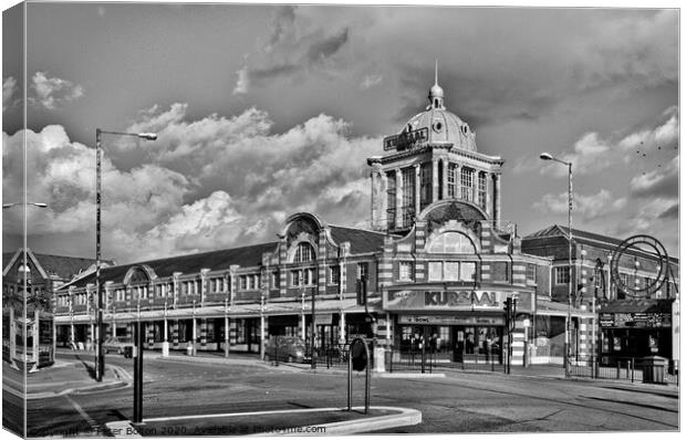 The famous 'Kursaal' at Southend on Sea, Essex. One of the first purpose built amusement parks in the world. Canvas Print by Peter Bolton
