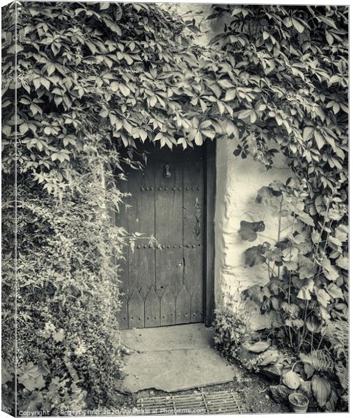 Jackdaw Cottage, Grasmere Canvas Print by Robert Thrift