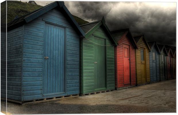 beach huts Canvas Print by Simon Case