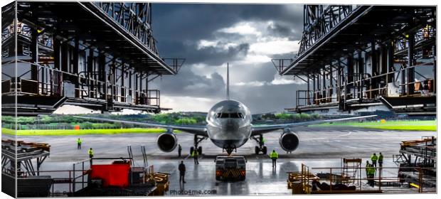 Majestic Decommissioned British Airways Boeing 767 Canvas Print by Peter Thomas