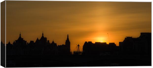 London Skyline silhouette. Canvas Print by David Buckland