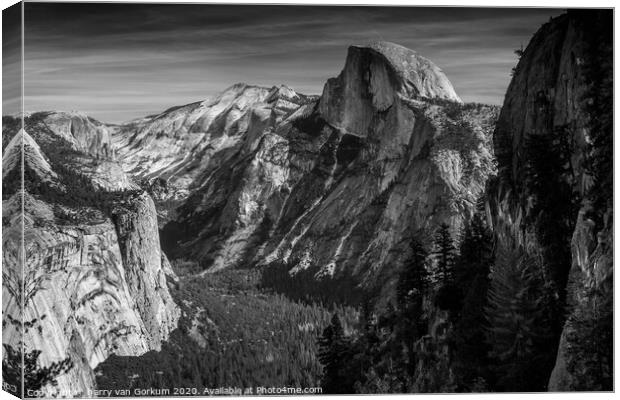 Yosemite Valley and Half Dome, black and white. Canvas Print by harry van Gorkum