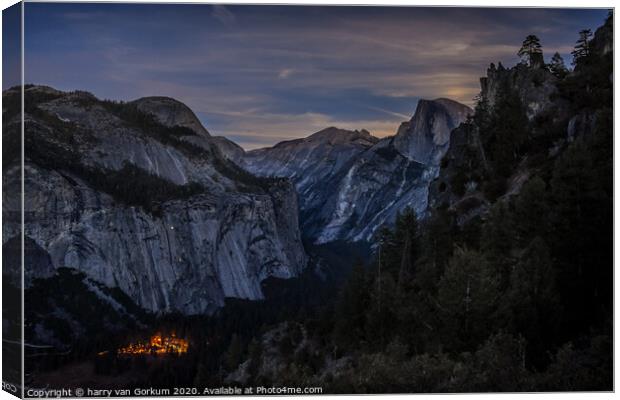 Twighlight in Yosemite Valley with Half Dome Canvas Print by harry van Gorkum