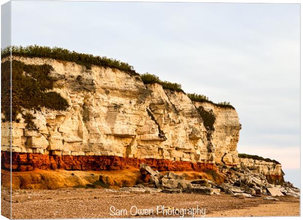 The colourful Hunstanton cliffs Canvas Print by Sam Owen
