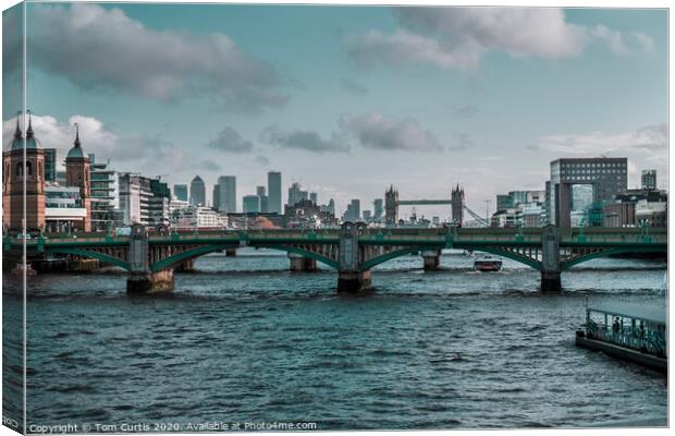 London Scape Canvas Print by Tom Curtis