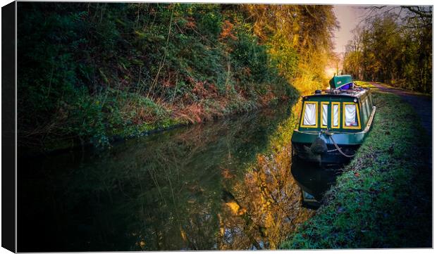 Canal Boat at Mooring Canvas Print by Lee Kershaw