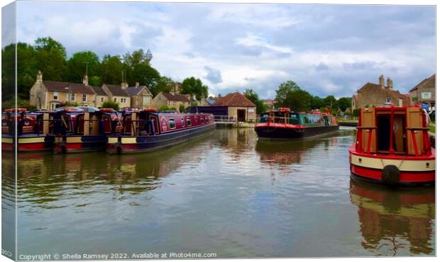 Narrow Boats On Kennet and Avon Canal Canvas Print by Sheila Ramsey