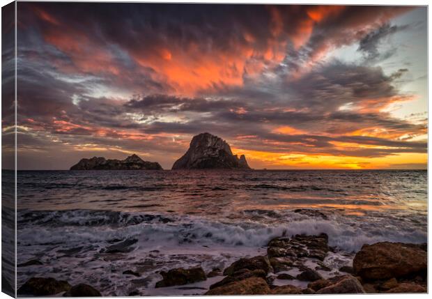 Cloudy sunset in Ibiza with Es Vedra as the protagonist Canvas Print by Vicen Photo