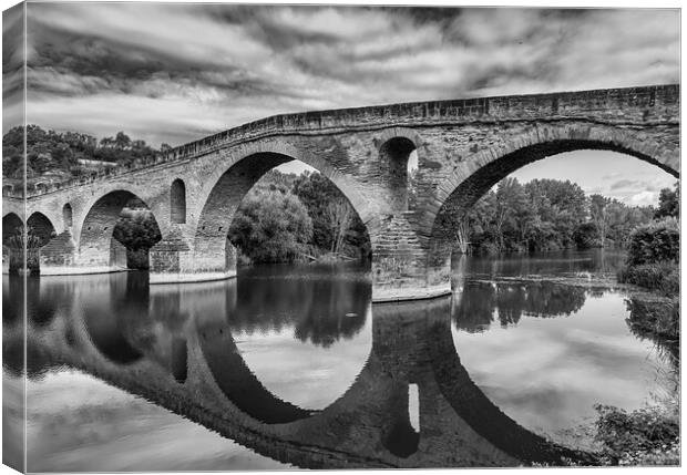 Photography with the Puente la Reina bridge in Black and white Canvas Print by Vicen Photo