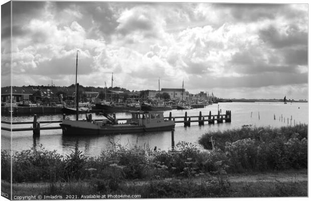 Zoutkamp View, Groningen, the Netherlands Canvas Print by Imladris 