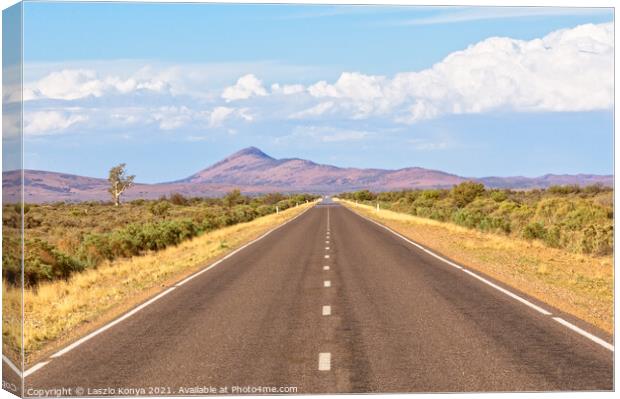 Towards the Flinders Ranges Canvas Print by Laszlo Konya