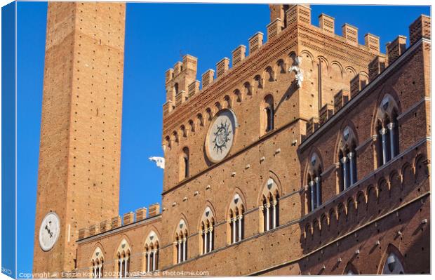 Palazzo Pubblico - Siena Canvas Print by Laszlo Konya