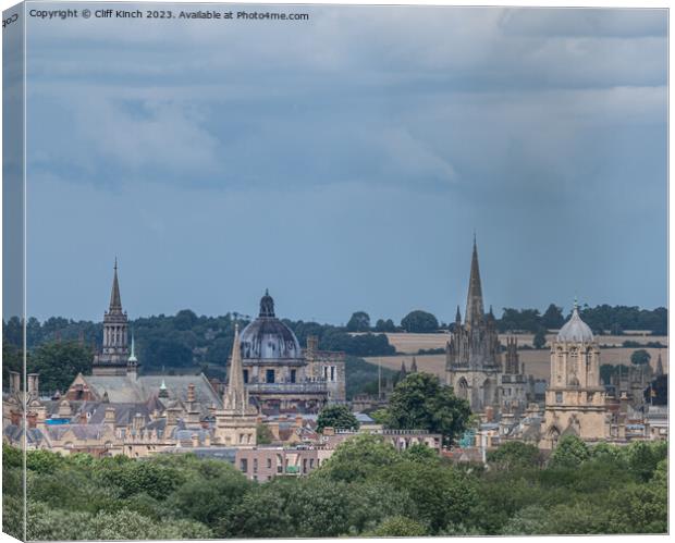 Oxfords dreaming spires Canvas Print by Cliff Kinch