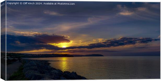 Doniford Bay Sunset Canvas Print by Cliff Kinch