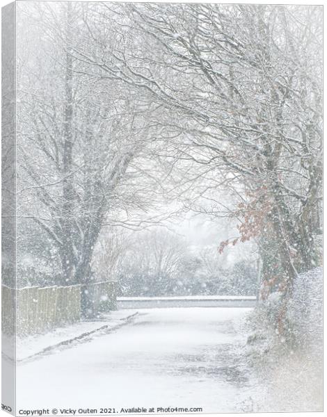 Snowy Avenue in Alderley Edge Canvas Print by Vicky Outen