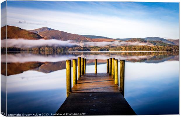 Derwent Water reflections Canvas Print by Gary Holpin