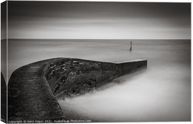 High tide at the breakwater Canvas Print by Gary Holpin