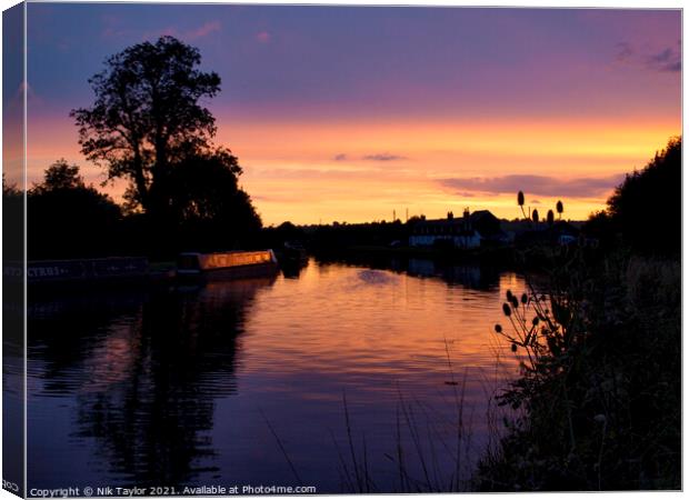 Sunset on the Gloucester and Sharpness Canal Canvas Print by Nik Taylor