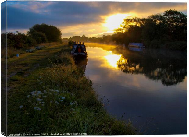 Sunrise on the Gloucester and Sharpness Canal Canvas Print by Nik Taylor