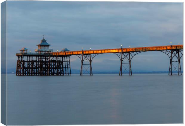 Clevedon Pier with reflection Canvas Print by Rory Hailes