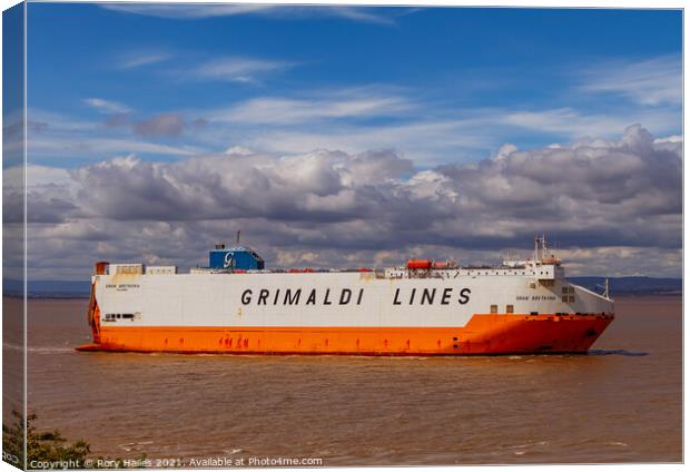 RoRo Gran Bretagna Canvas Print by Rory Hailes