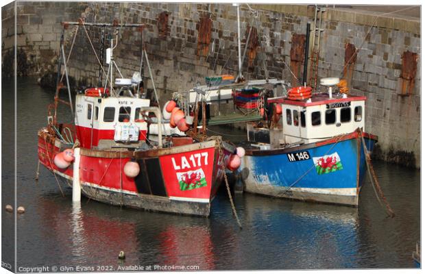 Fishing Boats in Tenby Harbour Canvas Print by Glyn Evans