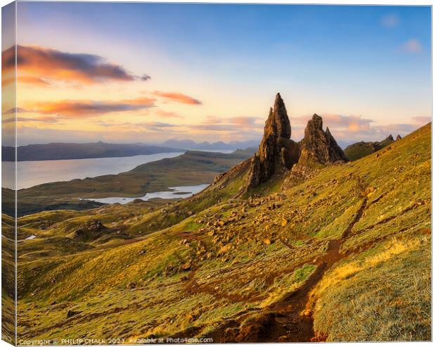The old man of Storr isle of skye Scotland 937 Canvas Print by PHILIP CHALK