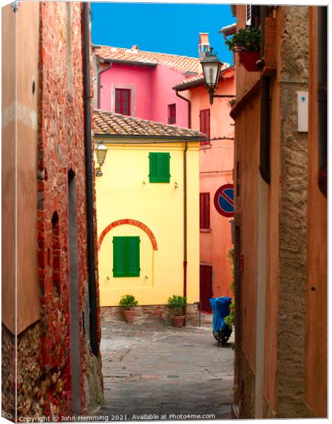 Tuscany houses Canvas Print by John Hemming