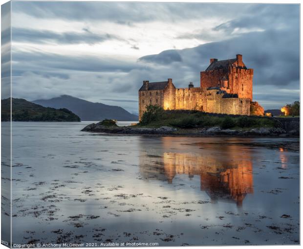 Eilean Donan Castle Reflection Canvas Print by Anthony McGeever