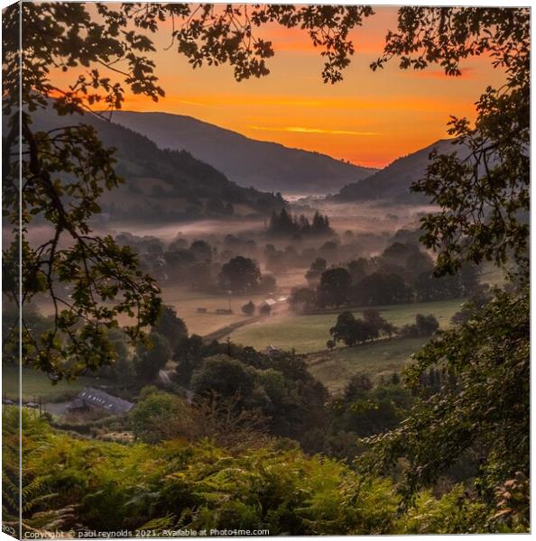 Valley sunset Canvas Print by paul reynolds