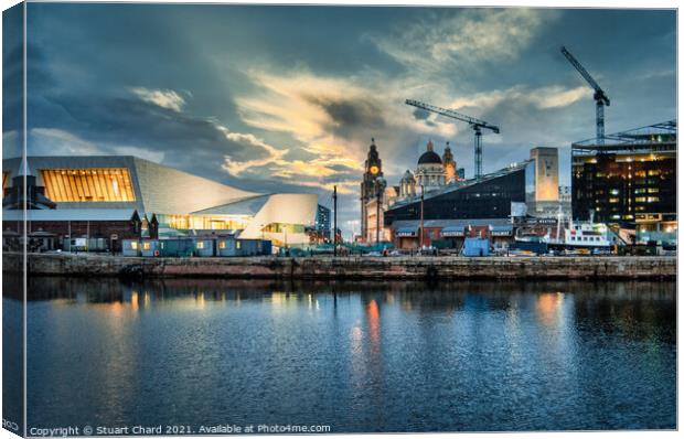 Liverpool skyline at night Canvas Print by Stuart Chard
