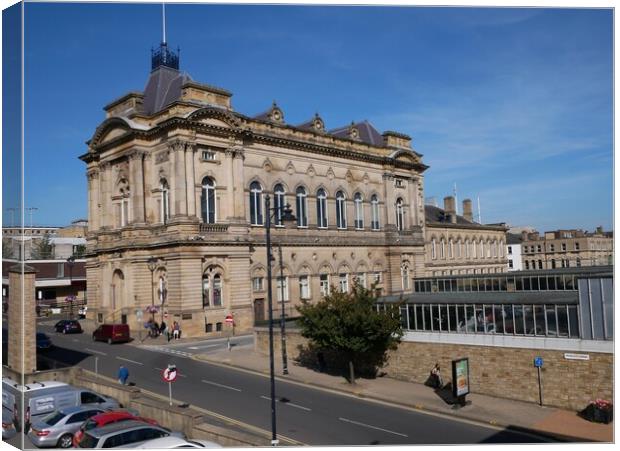 Huddersfield Town Hall Canvas Print by Roy Hinchliffe