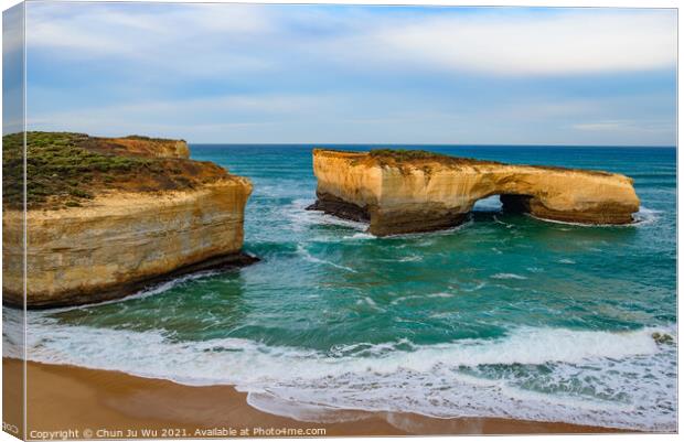 London Bridge, an attraction at Great Ocean Road, Victoria, Australia Canvas Print by Chun Ju Wu