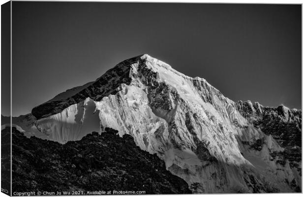 Snow mountains of Himalayas in Nepal (black and white) Canvas Print by Chun Ju Wu