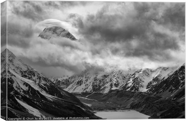 Mount Cook and Hooker Glacier, end of Hooker Valley Track, Mount Cook National Park, New Zealand (black and white) Canvas Print by Chun Ju Wu