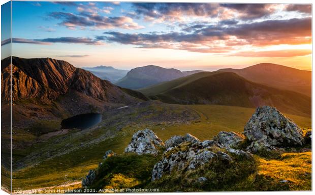 Snowdon and the Llanberis path. Canvas Print by John Henderson