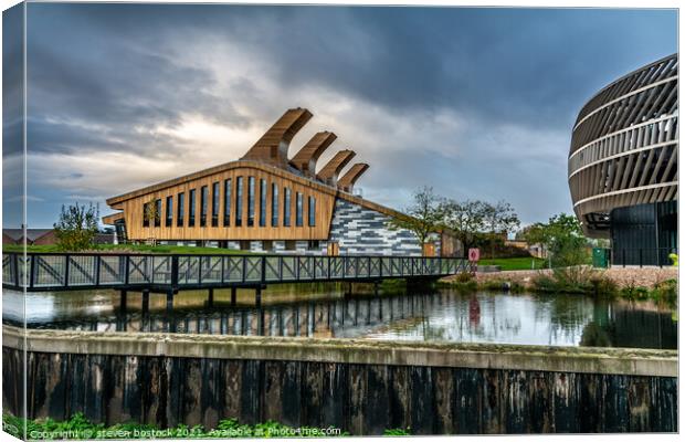 Building  Canvas Print by steven bostock