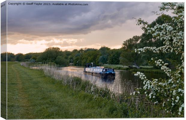 Bobbin along the river Gt Ouse Canvas Print by Geoff Taylor