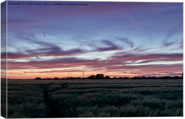 Patterns in the sky Canvas Print by Geoff Taylor