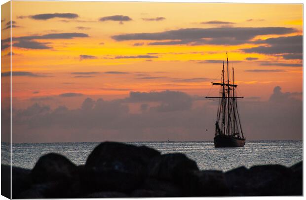 Waiting for a new morning at the Baltic Sea Canvas Print by Juergen Hess