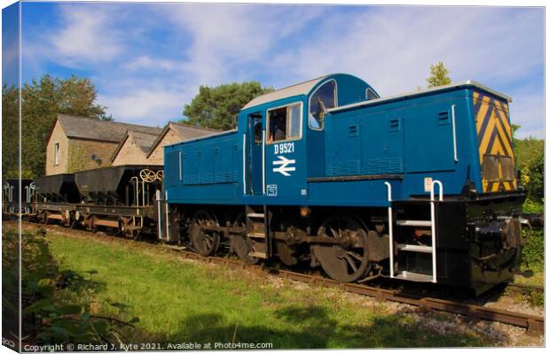 Class 14 Diesel-hydraulic no. D9521 at Whitecroft, Gloucestershire Canvas Print by Richard J. Kyte