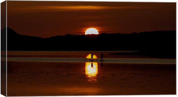 Paddle Boarders Sunset Canvas Print by Danny Nee