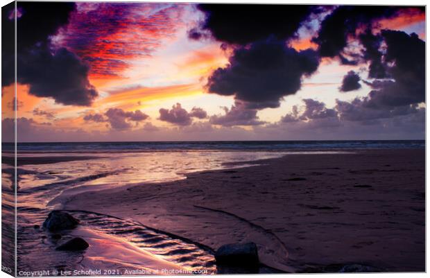 Watergate bay sunset  Canvas Print by Les Schofield