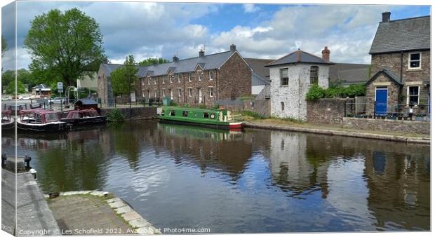Brecon canal basin  Canvas Print by Les Schofield