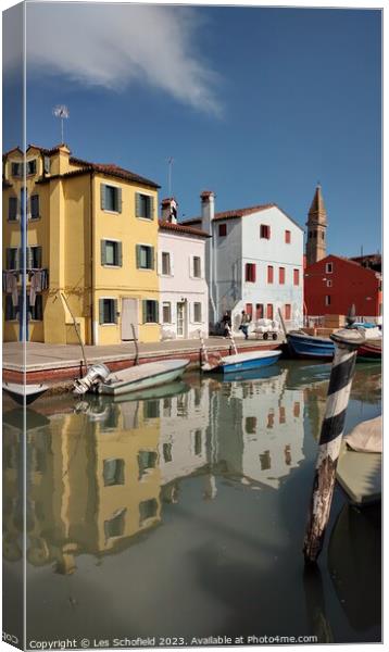 Burano reflection Canvas Print by Les Schofield